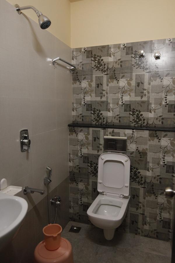 Hotel Kasi Inn Tańdźawur Zewnętrze zdjęcie